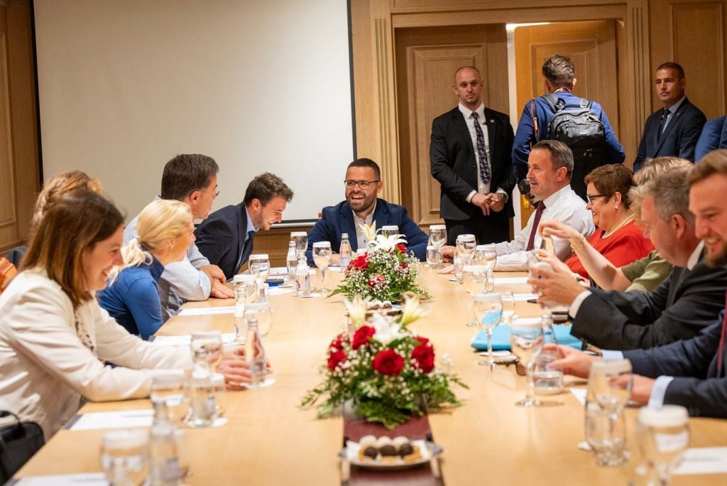 rexha rutte bettel