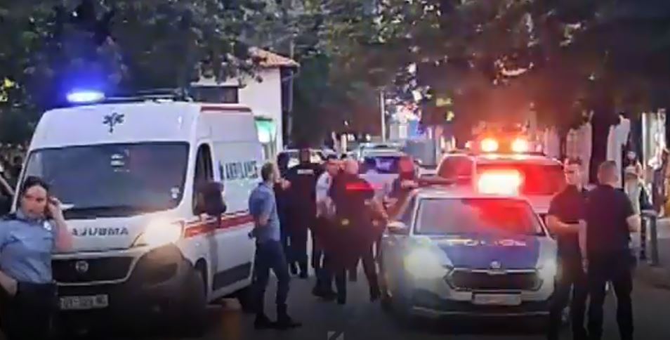 Rrahje në Prishtinë, lëndohen tre persona (VIDEO)