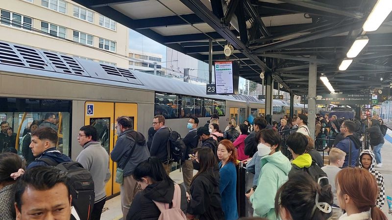 Kaos me trenat në Sidnei – shkak sëmurja e një punëtori të kompanisë