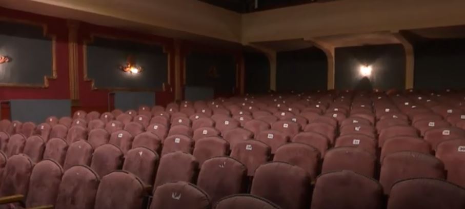 Edicioni i 53-të i Festivalit të Teatrove në Ferizaj, me shumë telashe (VIDEO)