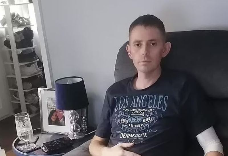 38-vjeçari diagnostikohet me kancer, disa muaj pasi mjekët hodhën poshtë simptomat e tij