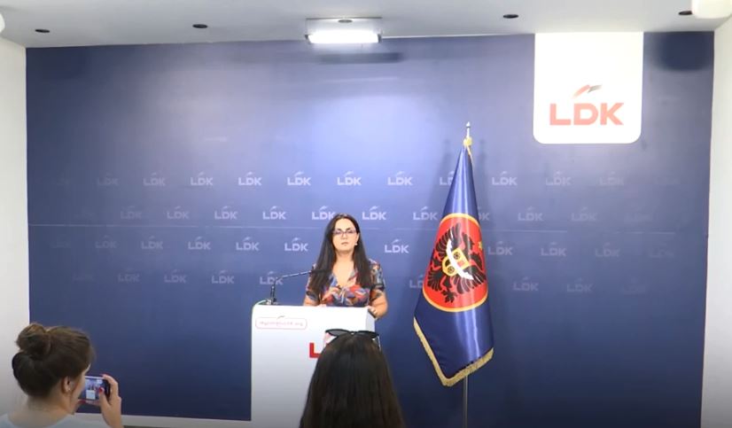 Kërkesat e opozitës: Nagavci dhe qeveria të ikin sa më parë (VIDEO)