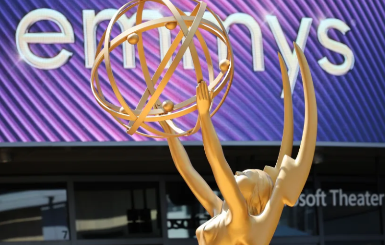 "Emmys" shtyhen për në janar