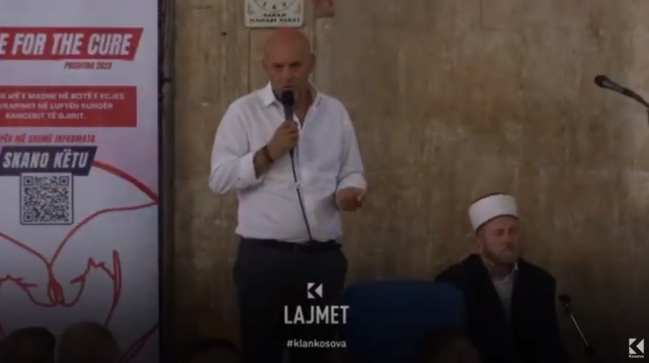 Ligjërata e veçantë, mjeku flet në xhami për kancer gjiri (VIDEO)