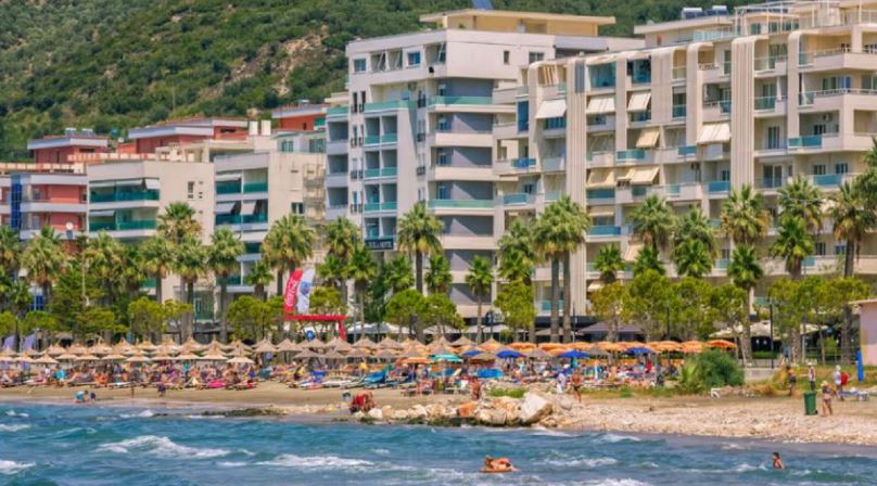 Italianët zgjedhin Shqipërinë, Rama për The Guardian: Nuk vijnë vetëm për çmimet e lira