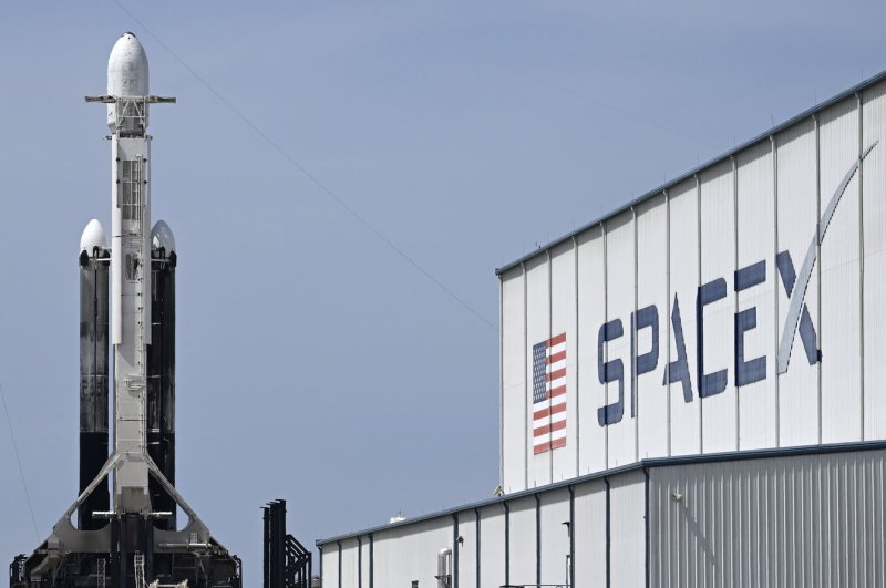 Departamenti i Drejtësisë paraqet padi kundër SpaceX për diskriminim ndaj azilantëve