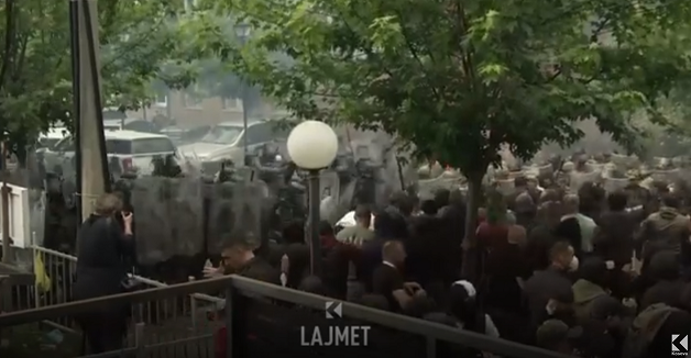Ekspertët këshillojnë: Nëse s’dëgjon Kurti, masat “trashen” (VIDEO)