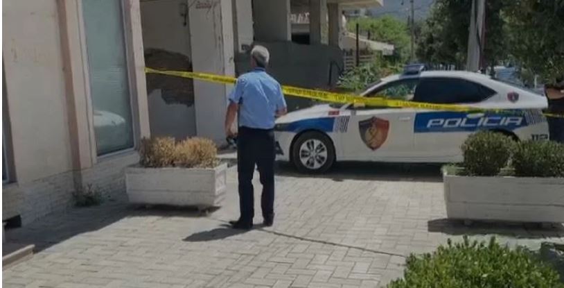 Vdes një 55-vjeçar pasi goditet me grusht në Vlorë