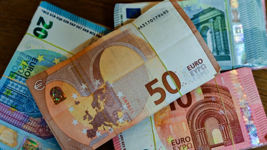 Arrestohet pasi i gjenden në veturë afro 800 euro të falsifikuara