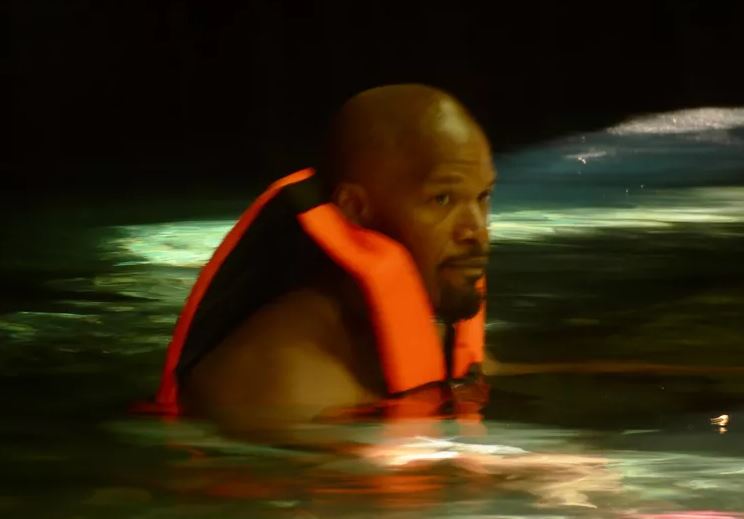 Aktori Jamie Foxx shkon në pushime pas një komplikimi shëndetësor