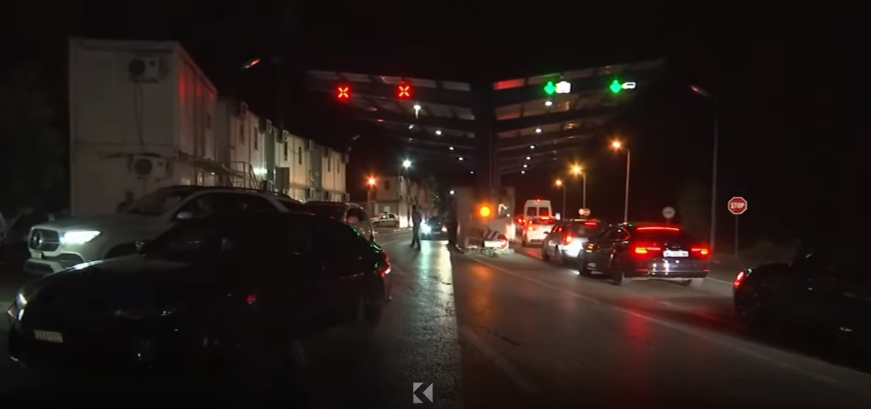 Vazhdojnë pritjet e gjata në Merdarë për të dalë nga Kosova