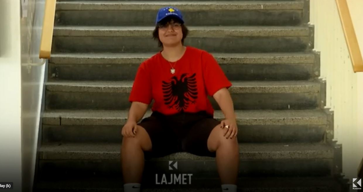 Të huajt mësojnë shqipen e zorshme (VIDEO)