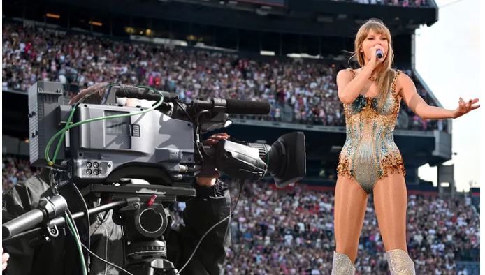 Taylor Swift xhirohet nga ekipe profesioniste në turin "Eras", pritet një dokumentar