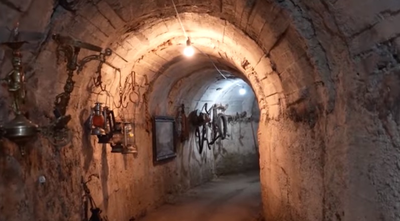 Tuneli nga Lufta e Ftohtë tërheq vizitorët e huaj në Gjirokastër