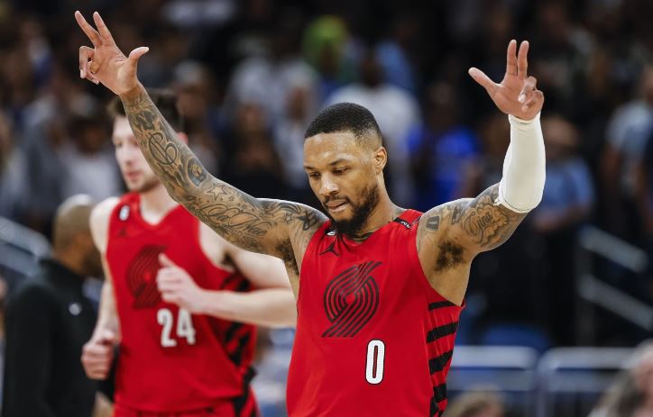 Zhurmë në NBA, Lillardi transferohet te Bucks-at (VIDEO)