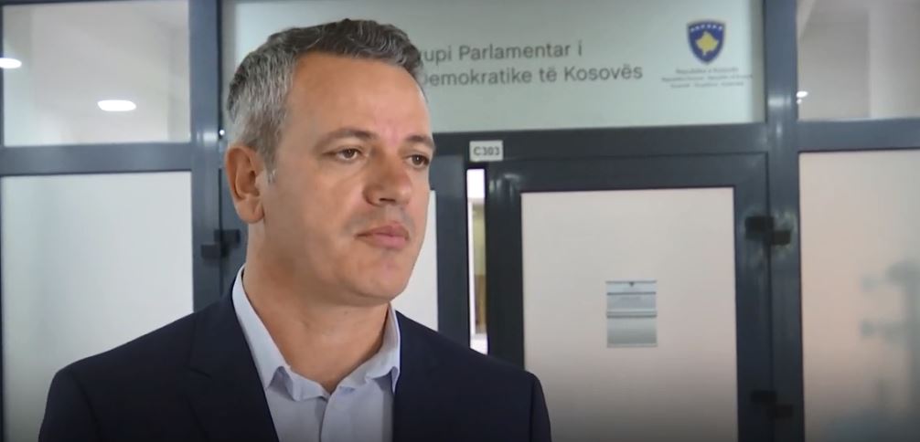 Hetimi parlamentar: LDK-ja e “bombardon” qeverinë për miell e vaj (VIDEO)