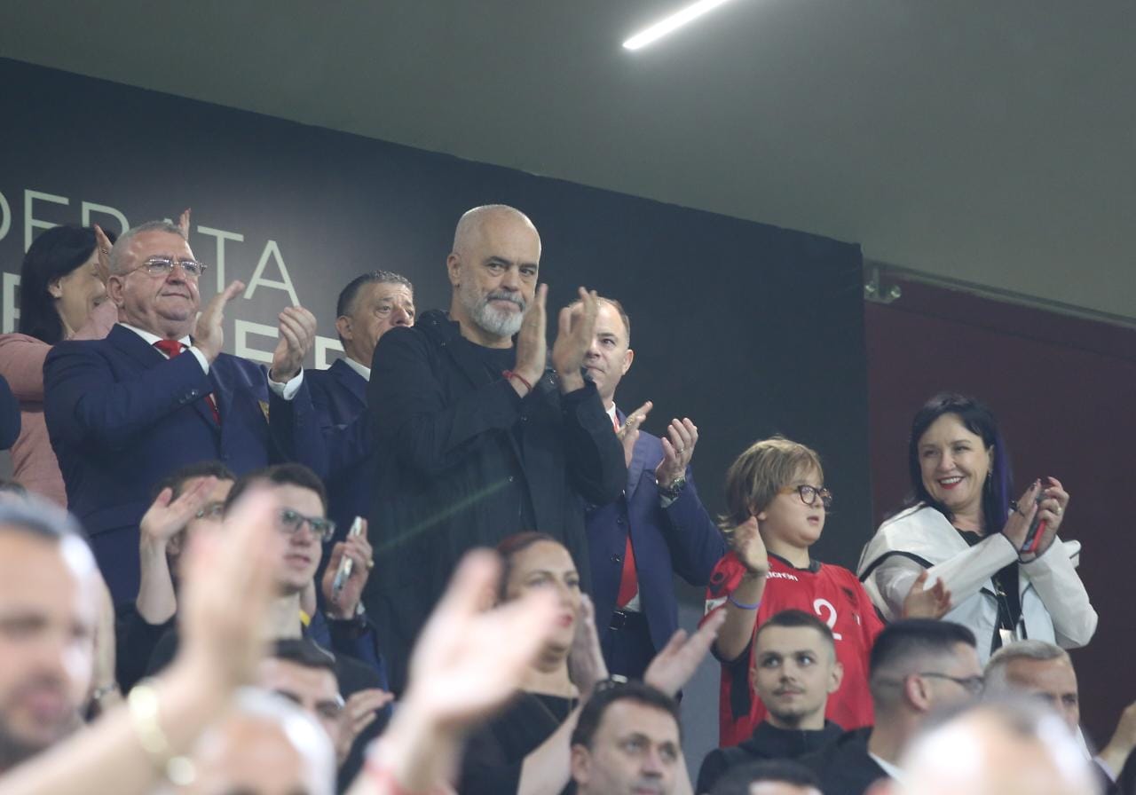 Edi Rama: Kjo Kombëtare jep shpirtin në fushë dhe frymëzon