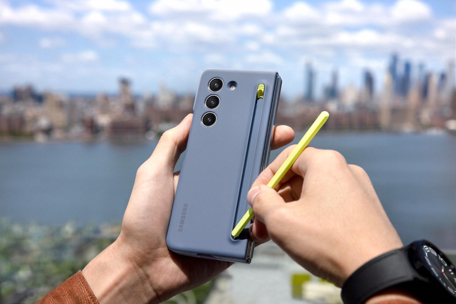 Samsung Galaxy Fold5: Kulmi i teknologjisë së telefonave të palueshëm (FOTO)