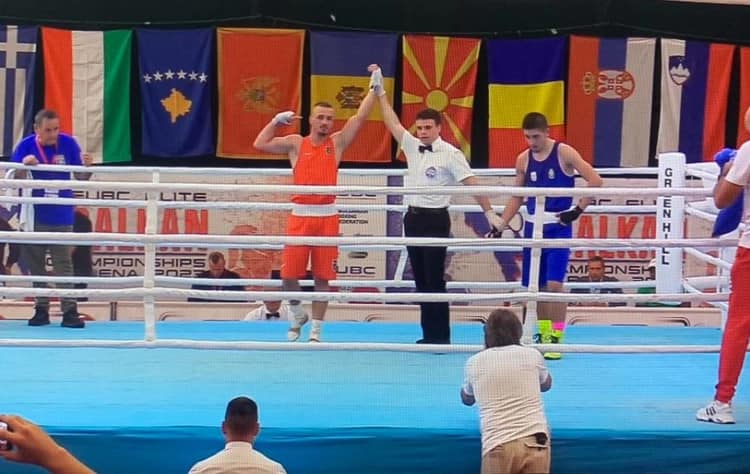 Shpëtim Bajoku e 'tmerron' boksierin serb
