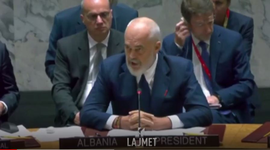 Deklaratat ngacmuese, Rama “sundon” botën me fjalët anti Rusi (VIDEO)