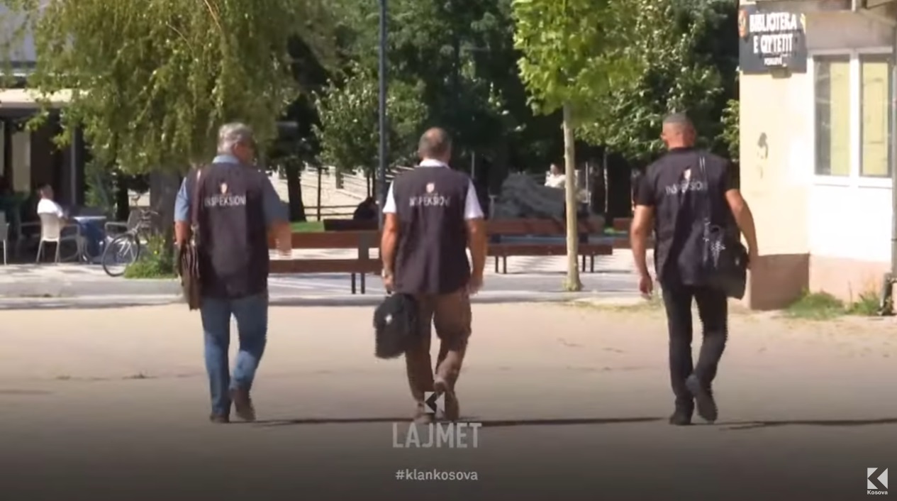Inspektohen çmimet e teksteve shkollore në Podujevë (VIDEO)