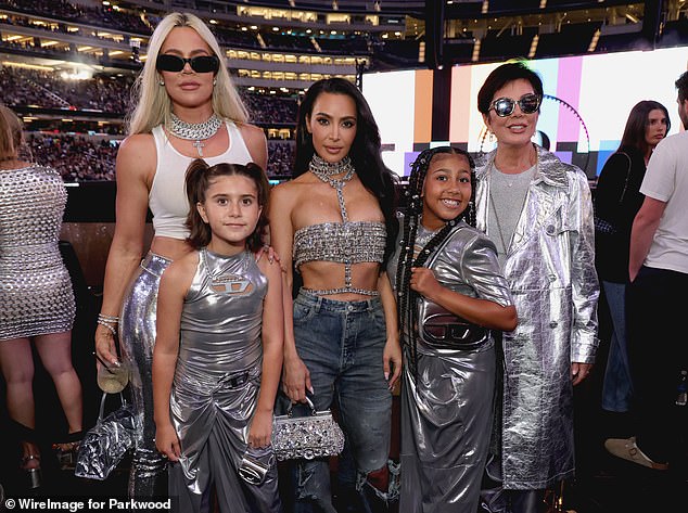 Familja Kardashian, komplet në festën e Beyonces