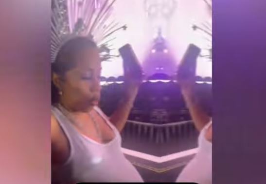 Një fanse e Beyonce-s fillon procesin e lindjes gjatë koncertit (VIDEO)