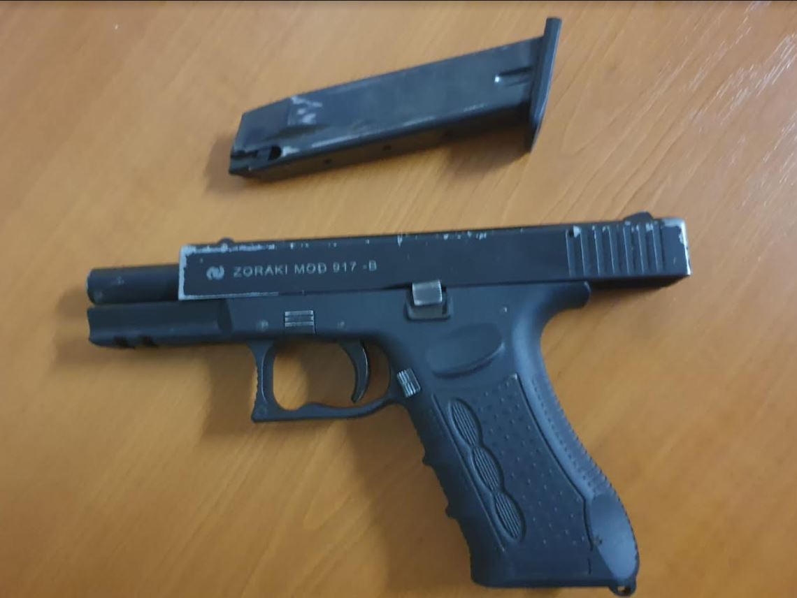 Arrestohen dy vetë për kërcënim në Gjakovë, iu konfiskohen armët