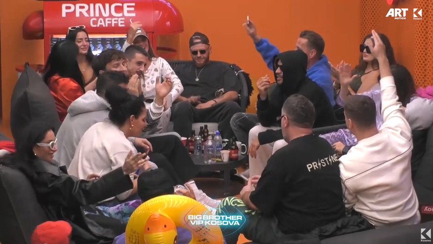 “Dashni e vjetër” krijon atmosferë të mirë mes banorëve (VIDEO)