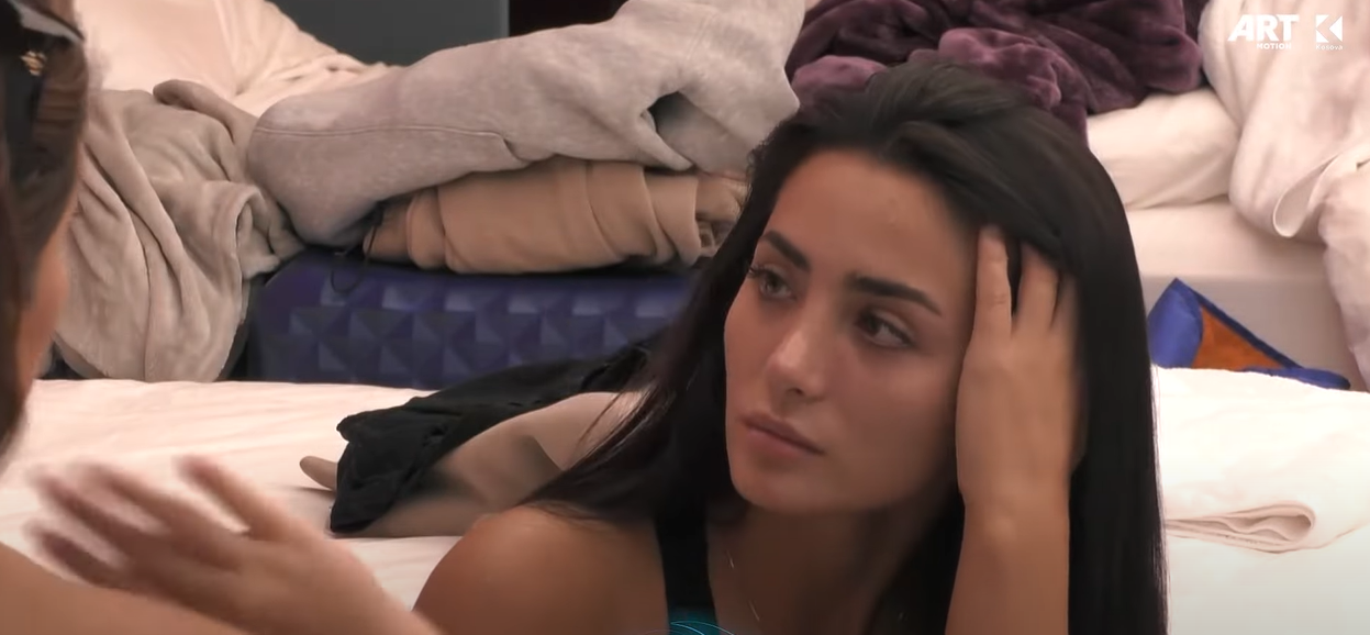 Alba ndihet keq pas bisedës me Lumbardhin, flet me Vesën (VIDEO)