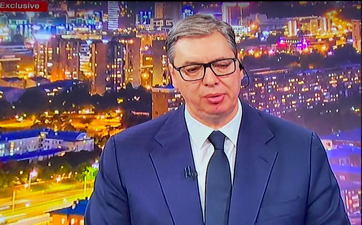 Vuçiq për CNN thotë se ushtria serbe nuk u dërgua afër kufirit të Kosovës për ta larguar vëmendjen nga Radojçiq