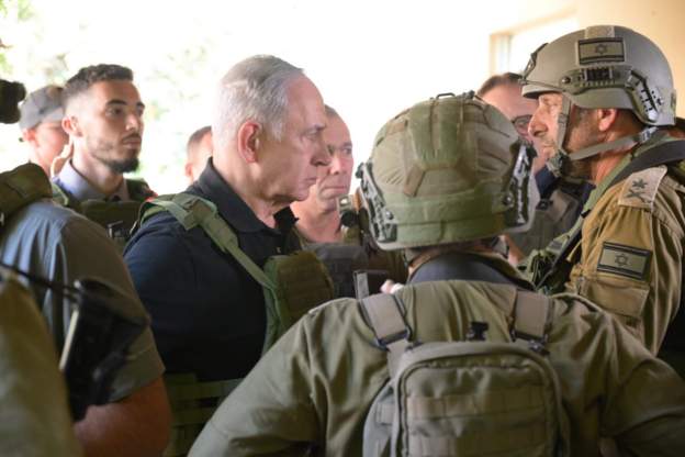 Netanyahu viziton ushtarët në vijën e frontit