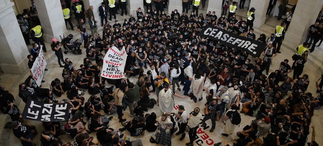 300 hebrenj u arrestuan në Capitol Hill, kërkuan armëpushim në Gaza