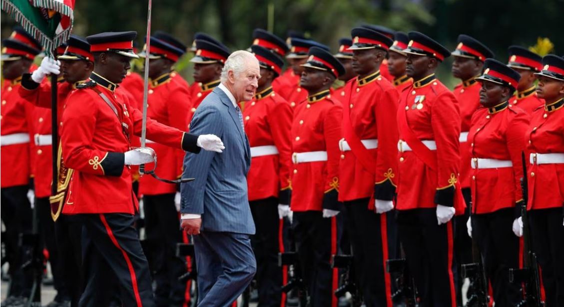Mbreti Charles vizition Kenian, ish-koloni britanike