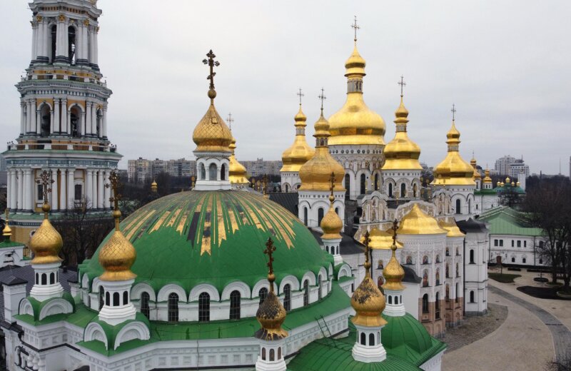 Kyivi drejt ndalimit të Kishës Ortodokse të Ukrainës