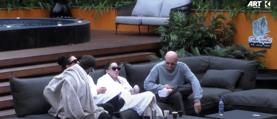 Lumbardhi drejtuar Ledit: Çka po kërceje ti, uroj nuk të ka parë burri (VIDEO)