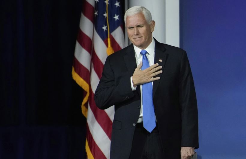 Mike Pence tërhiqet nga gara për president të SHBA-së