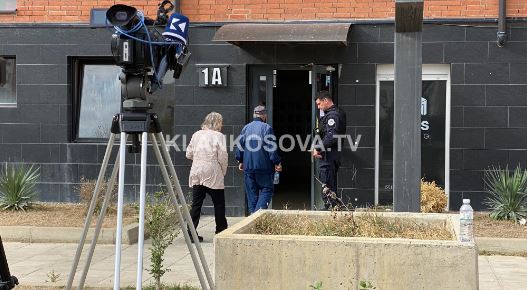 Bastiset edhe banesa e prindërve të Artan Behramit (FOTO)