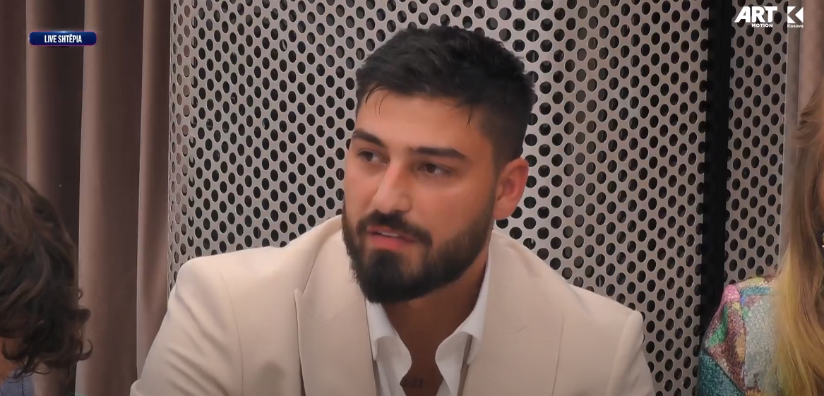 Azemi e mohon kategorikisht të ketë flirtuar me Lindën (VIDEO)