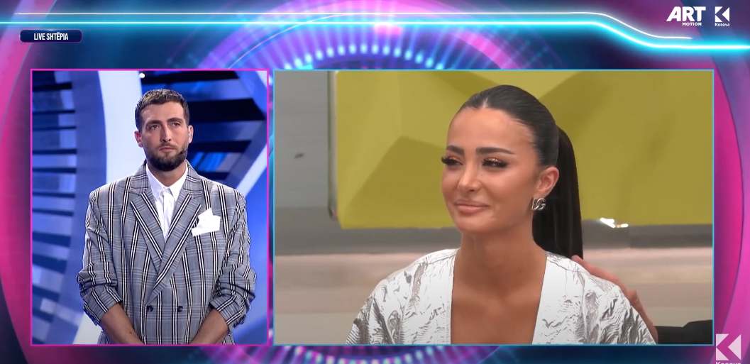 Familja i dërgon një letër Albës, ajo fillon të qajë porsa e kupton (VIDEO)