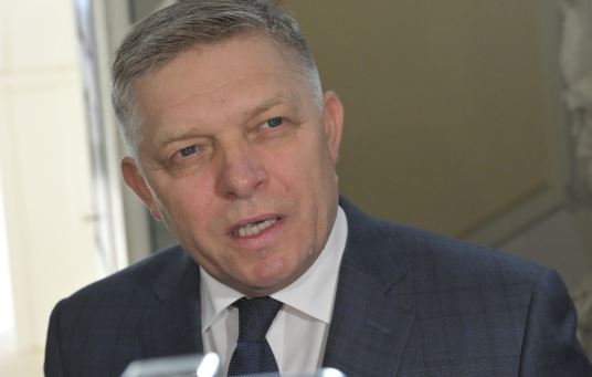 Sllovakia njofton përfundimin e ndihmës ushtarake për Ukrainën