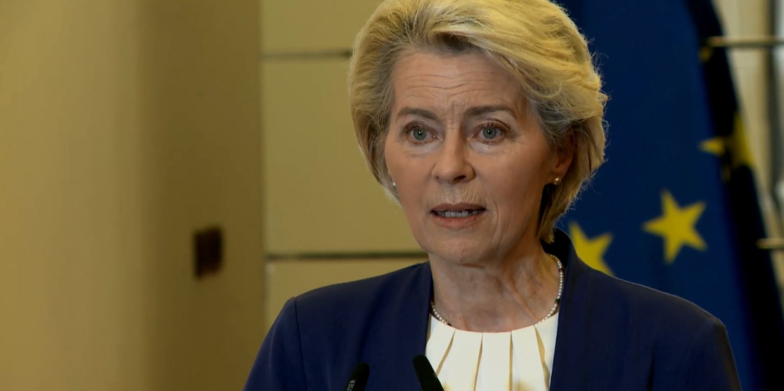 Von der Leyen: Shqipëria po ec me sukses për t'u bërë pjesë e BE-së