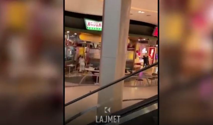 Tre të vrarë me armë zjarri në një qendër tregtare në Bangkok (VIDEO)