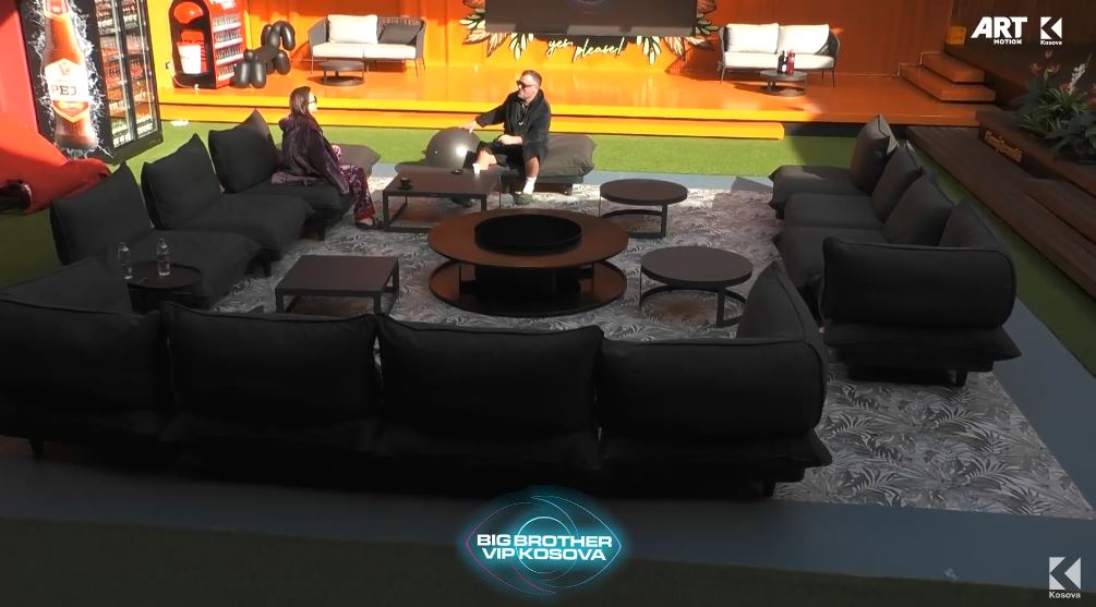 Gania gërrhet, Shqipja dhe Ylli nisin ditën me humor (VIDEO)