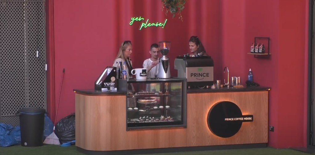 "Veç e trus", Gani Gërmia i tregon Monikës si përgatitet Prince Caffe-ja më e mirë (VIDEO)