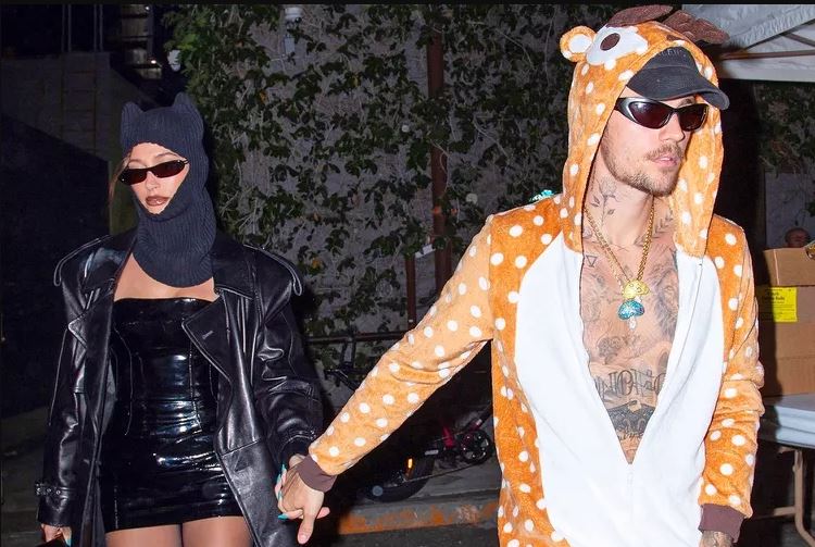 Justin dhe Hailey Bieber ndryshojnë veshjet për Halloween