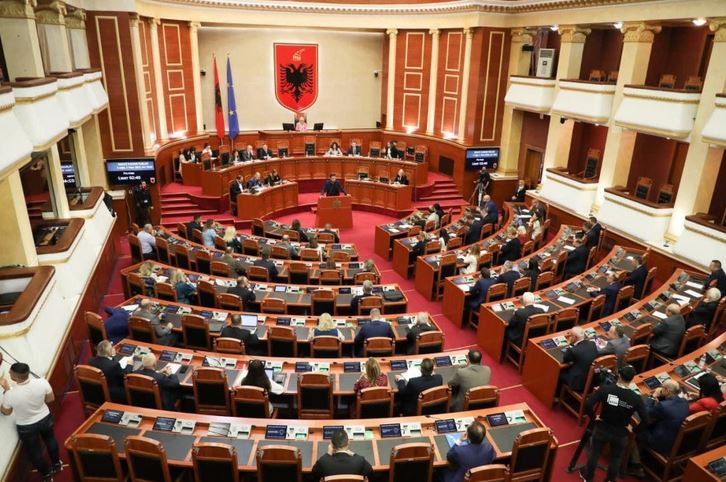 Shqipëria voton pro heqjes së ligjit të luftës nga Greqia, Çuçi: Budallallëk historik