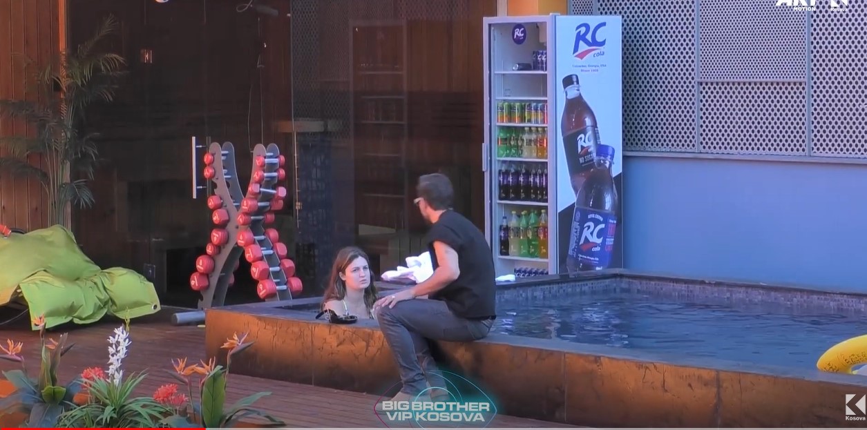 Lumbardhi vazhdon të interesohet për Albën, pyet Vesën: A e ke ditë për atë edhe Azemin? (VIDEO)