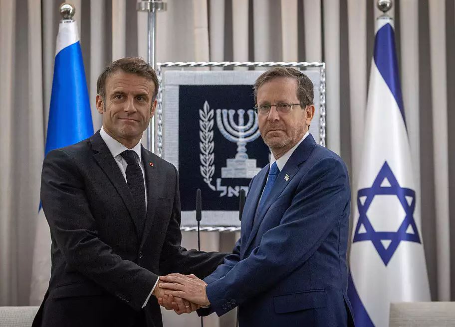 Macron në Izrael, shpreh mbështetje dhe kërkon lirimin e pengjeve