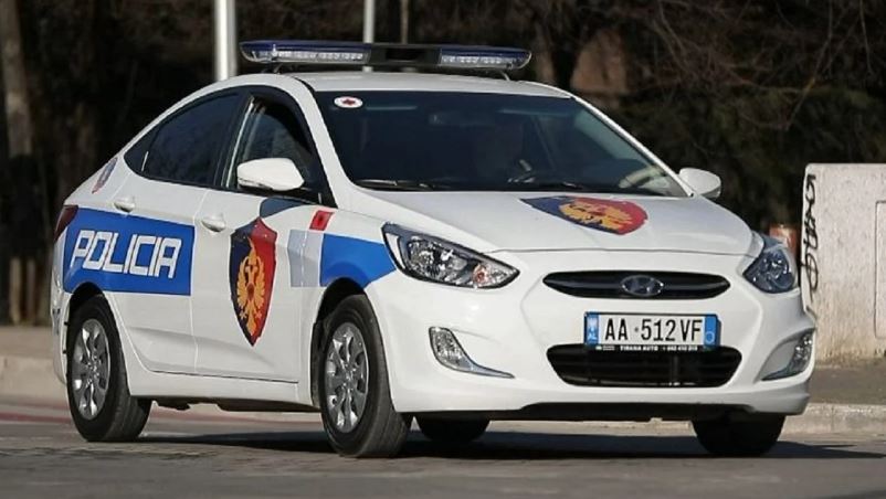 Aksident në Vlorë, një 23-vjeçare përplaset me gjashtë automjete